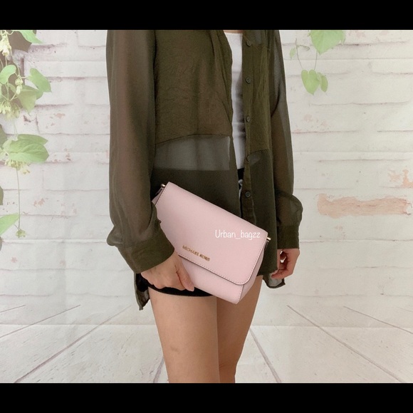 Michael Kors JS Item Med Convertible Pouchtte - Picture 2 of 8